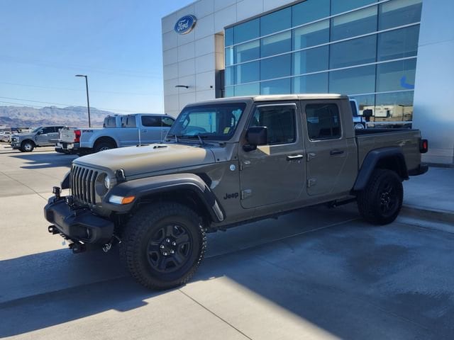 2020 Jeep Gladiator Sport's photo