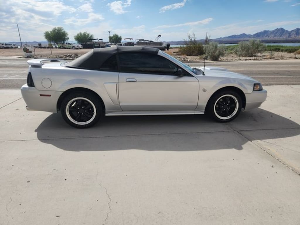 Used 2004 Ford Mustang  Convertible