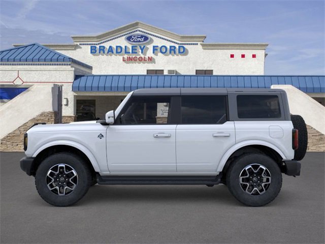 2025 Ford Bronco Outer Banks photo 2
