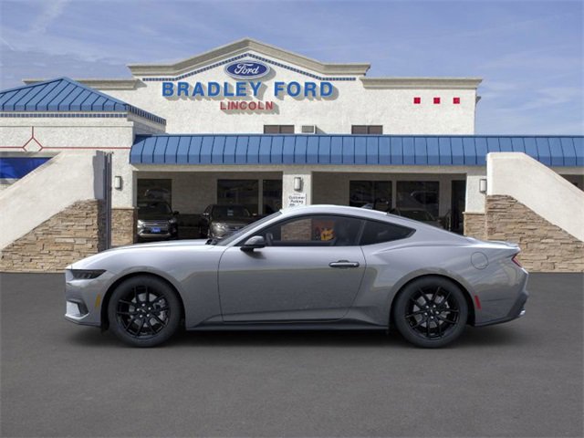 2025 Ford Mustang EcoBoost photo 3