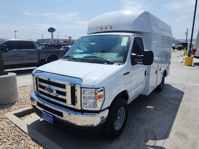 2025 Ford E-350 Cutaway Truck 