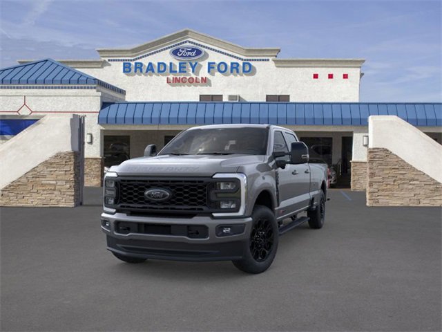 2025 Ford F-350 Lariat photo 2