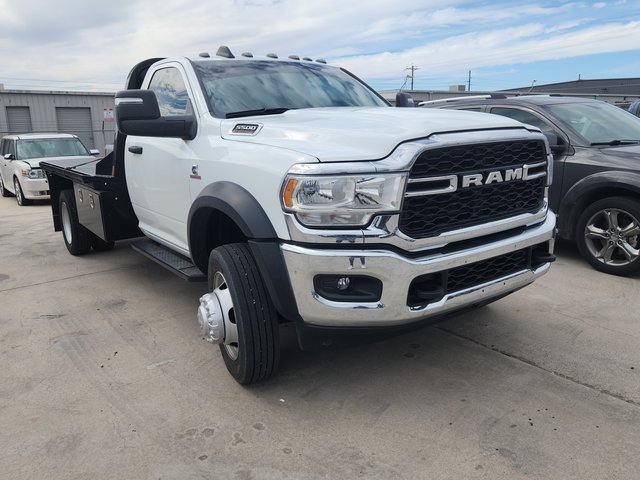 2023 Ram 5500 Tradesman SLT photo 3