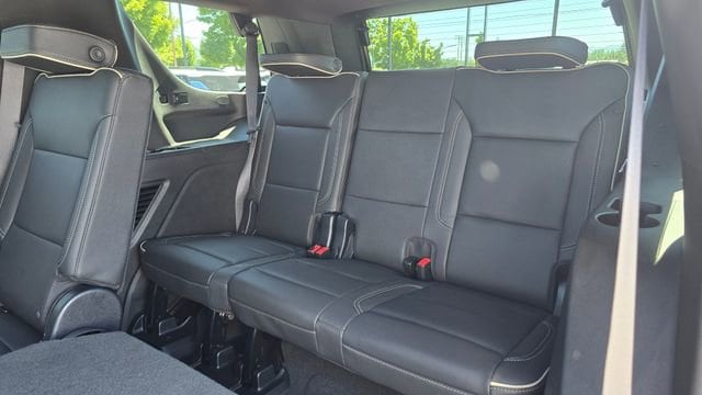 2023 GMC Yukon SLT - Photo 12
