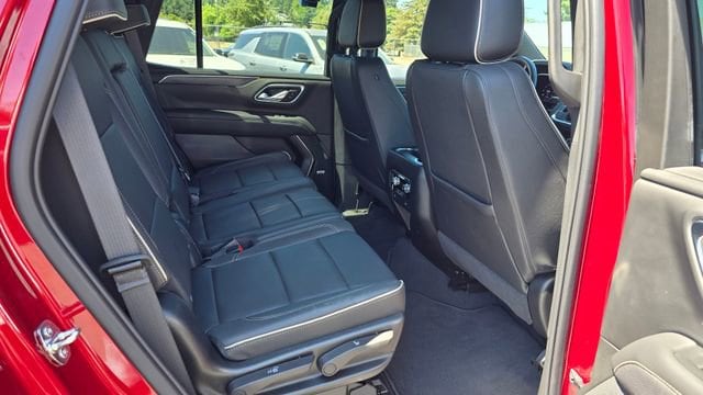 2023 GMC Yukon SLT - Photo 14