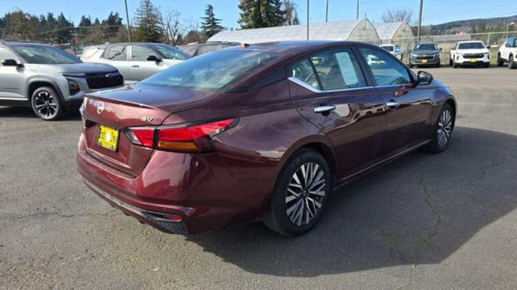 Used 2024 Nissan Altima 2.5 SV