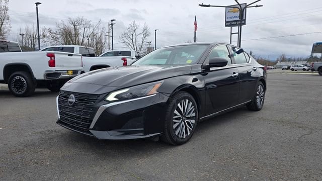 2024 Nissan Altima SV