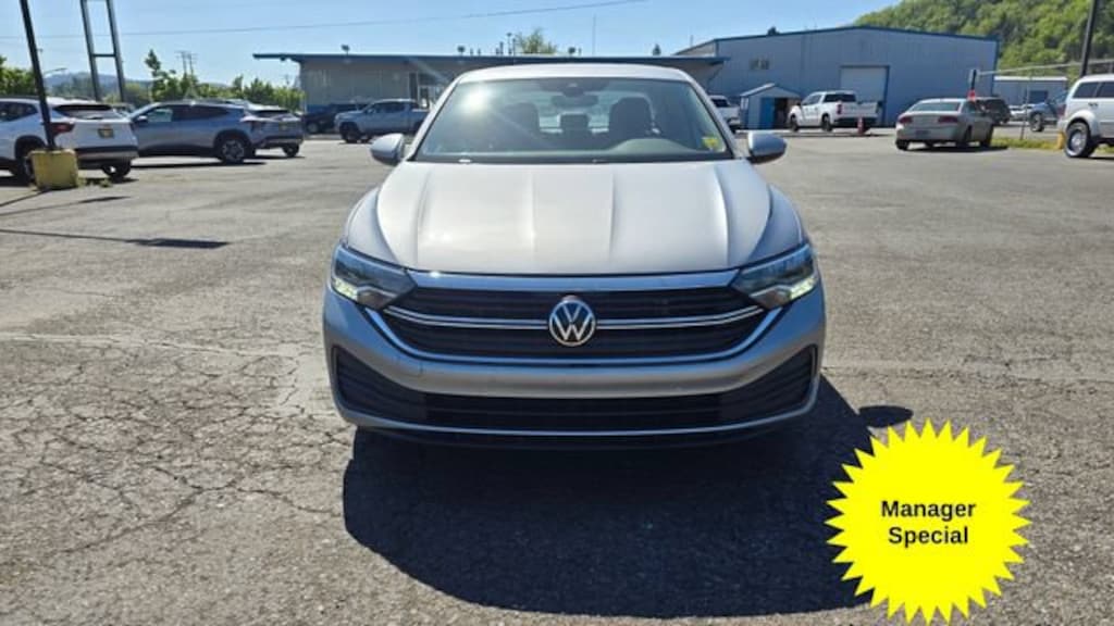 Used 2024 Volkswagen Jetta SE