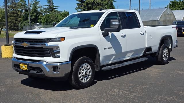 2025 Chevrolet Silverado HD LT 4WD Crew Cab Standard Box's photo