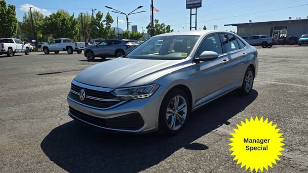 Used 2024 Volkswagen Jetta SE