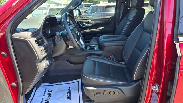 2023 GMC Yukon SLT - Photo 9