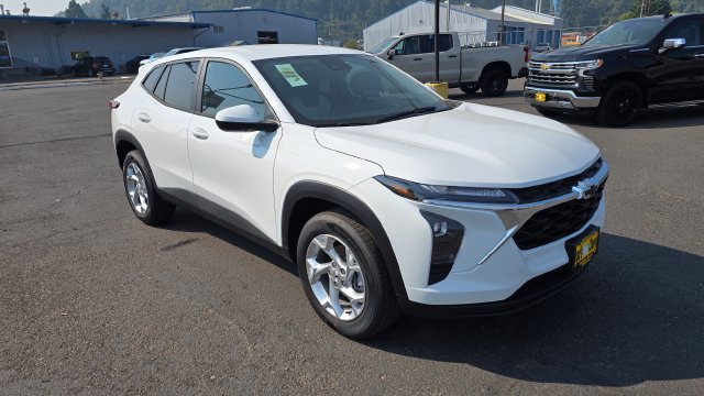 New 2026 Chevrolet Trax LS SUV