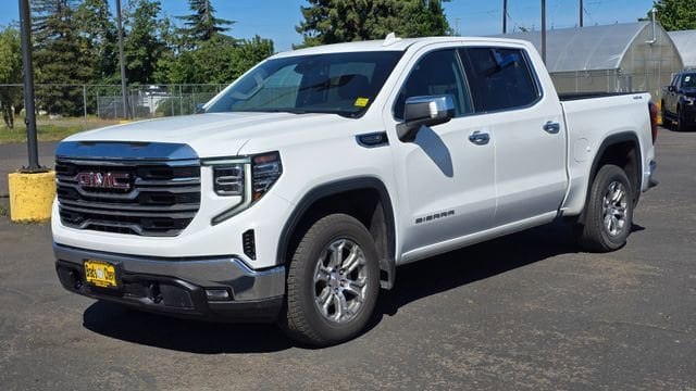 2025 GMC Sierra 4WD Crew Cab Short Box SLT's photo