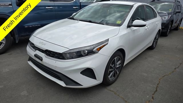 2024 Kia Forte LXS AT's photo