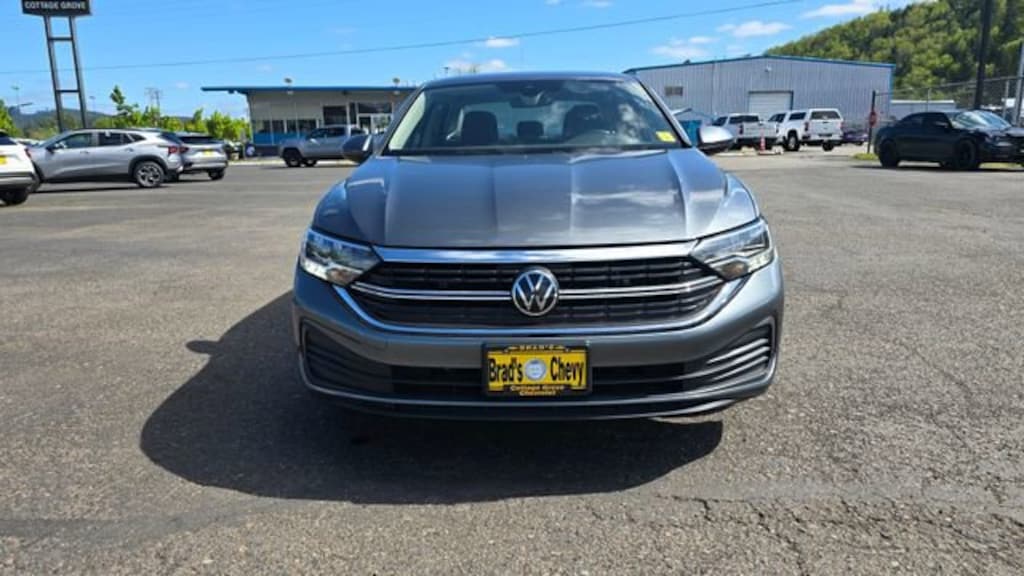 Used 2024 Volkswagen Jetta SE