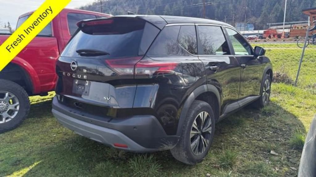 Used 2023 Nissan Rogue SV