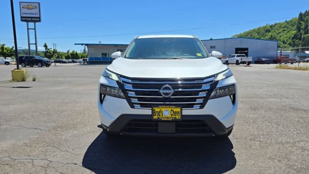 Used 2024 Nissan Rogue SV