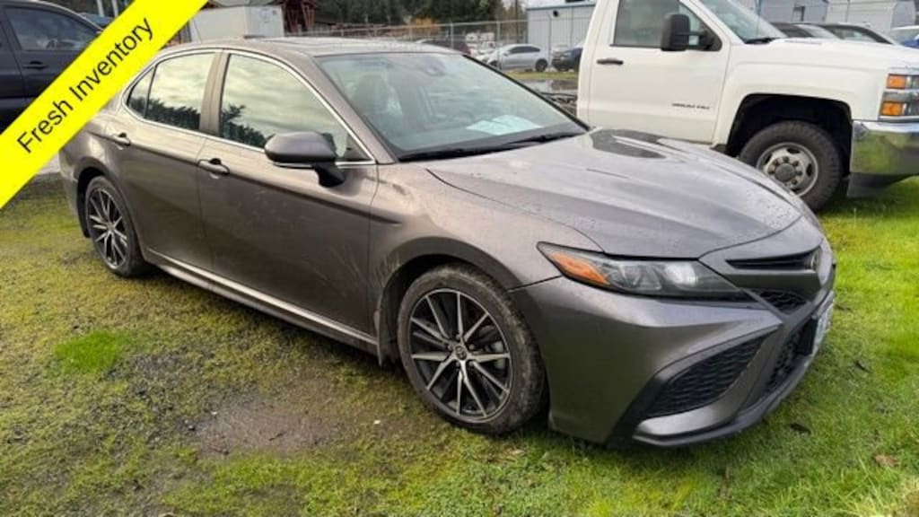 Used 2022 Toyota Camry SE
