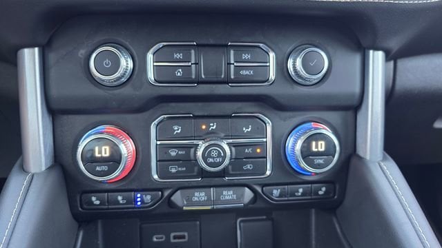 2023 GMC Yukon SLT - Photo 23