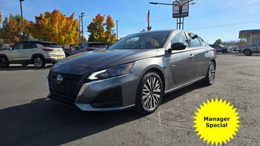 Used 2024 Nissan Altima 2.5 SV