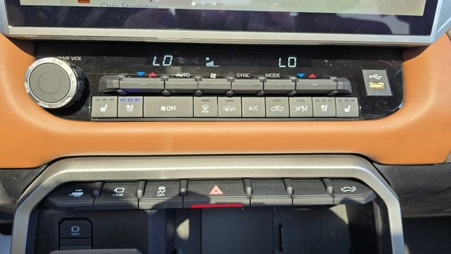 2025 Toyota Tundra 1794 Edition - Photo 28