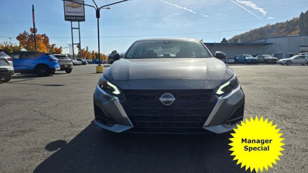 Used 2024 Nissan Altima 2.5 SV