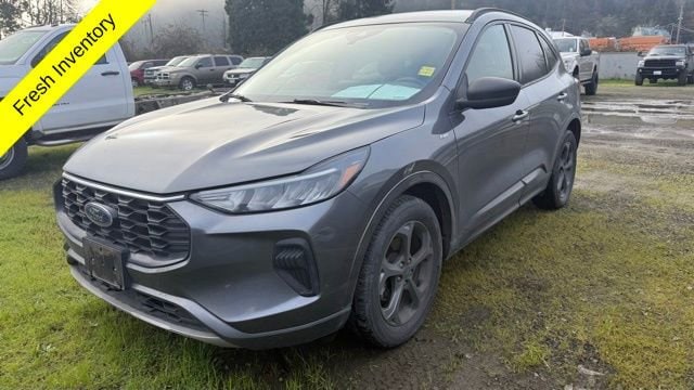 2023 Ford Escape ST-Line's photo