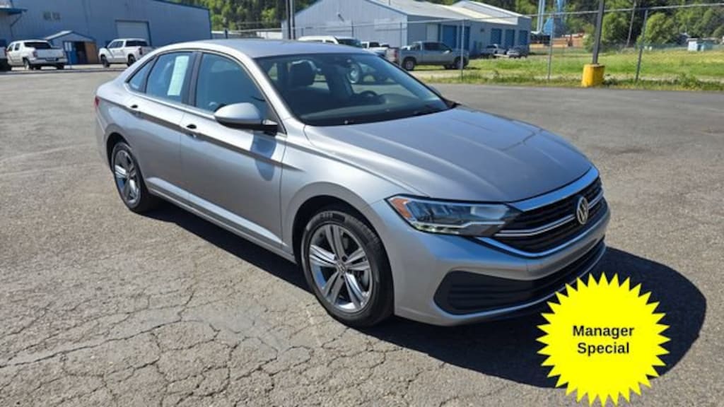 Used 2024 Volkswagen Jetta SE