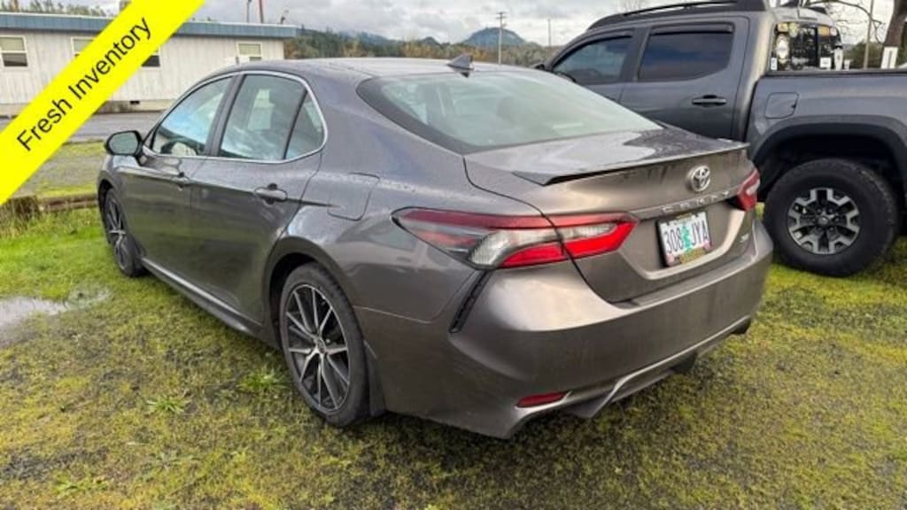 Used 2022 Toyota Camry SE