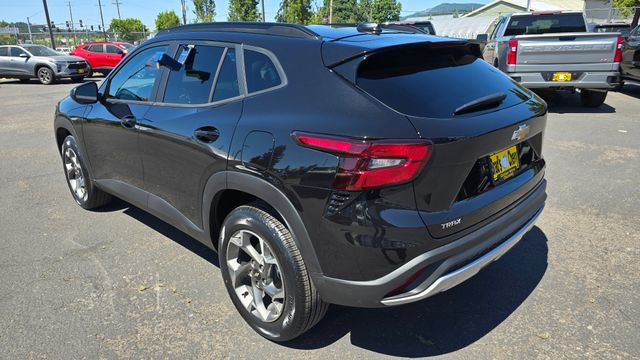 2026 Chevrolet Trax LT - Photo 6