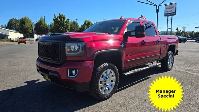 2018 GMC Sierra 4WD Crew Cab Standard Box Denali's photo