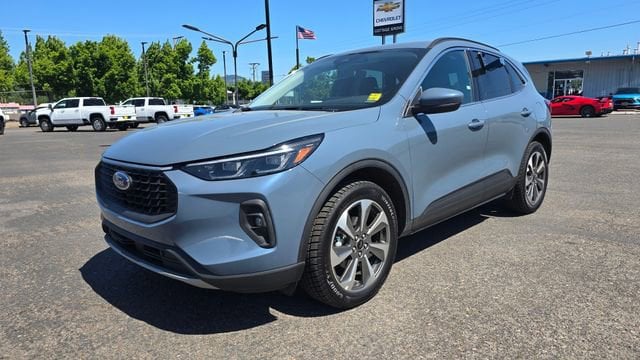 2025 Ford Escape Platinum AWD's photo