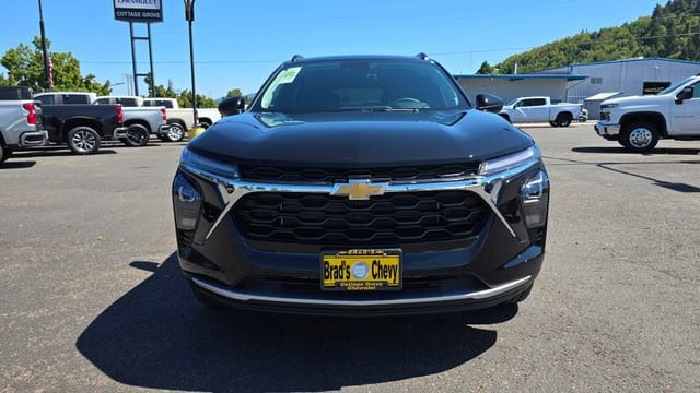 2026 Chevrolet Trax LT - Photo 2