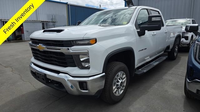 2025 Chevrolet Silverado HD LT 4WD Crew Cab Standard Box's photo