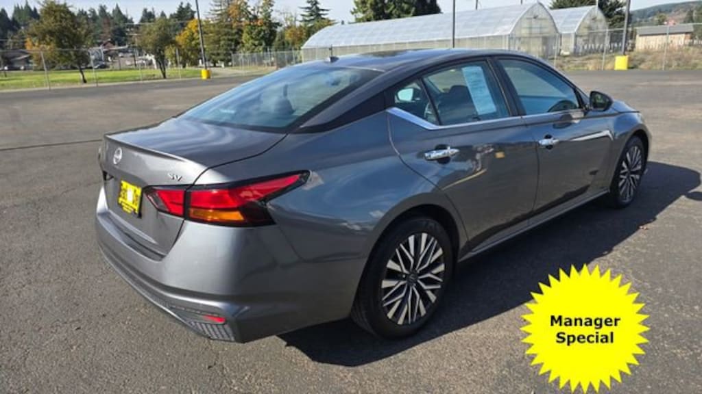 Used 2024 Nissan Altima 2.5 SV