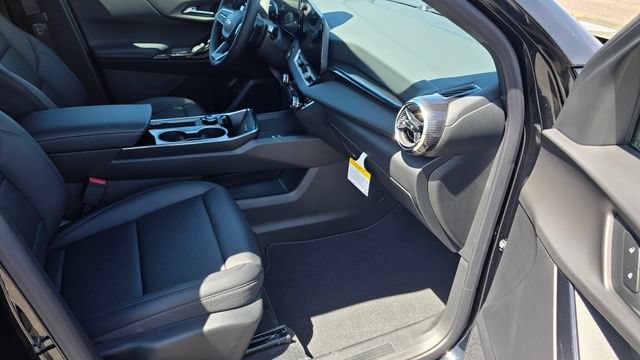 2026 Chevrolet Equinox LT - Photo 13