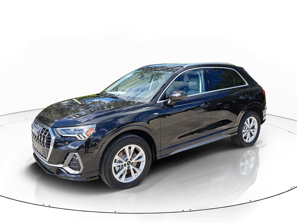2025 Audi Q3 45 TFSI S line Premium photo 2