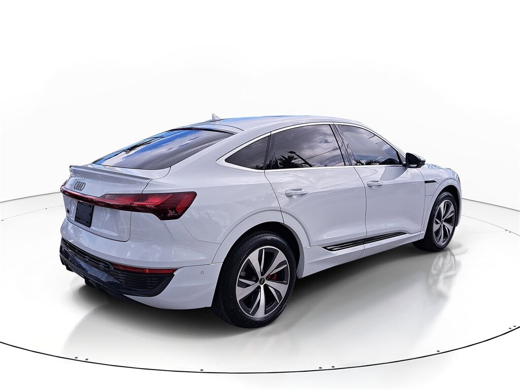 2024 Audi Q8 E-tron Premium Plus photo 4