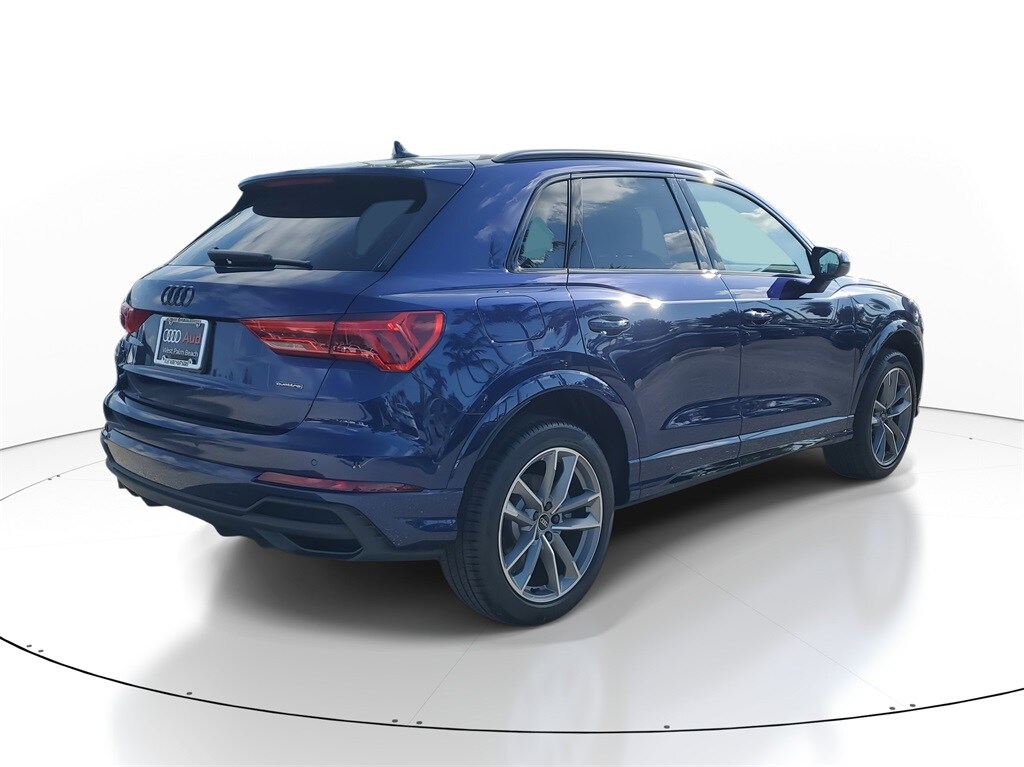 2025 Audi Q3 45 TFSI S line Premium photo 4