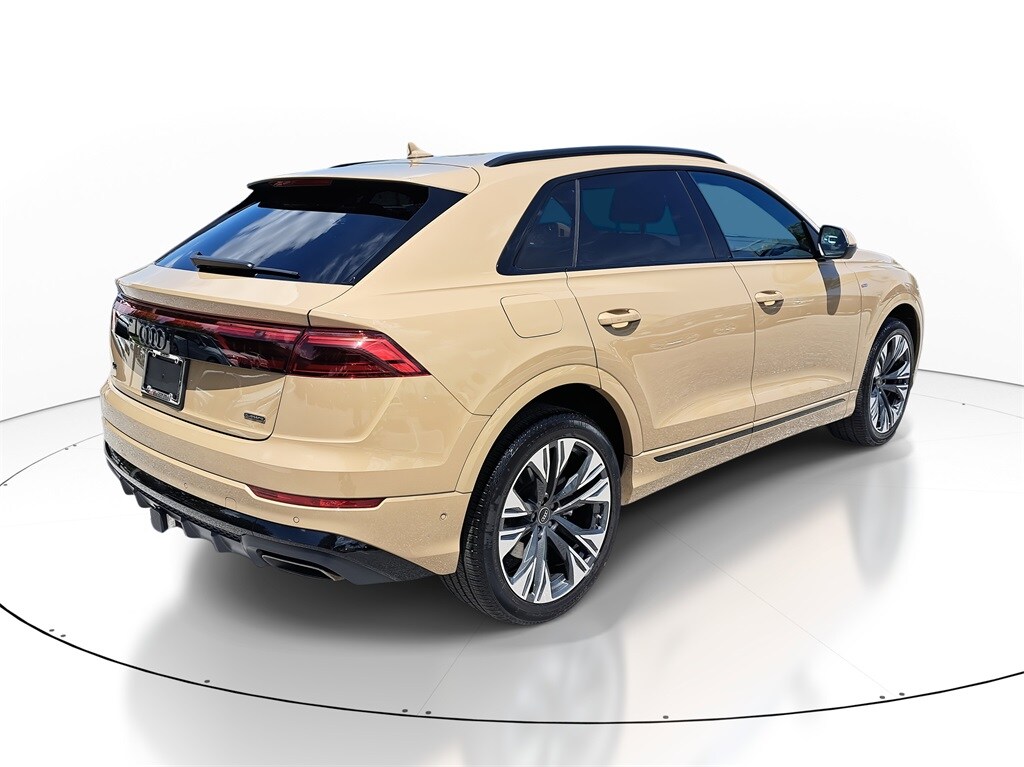 2025 Audi Q8 55 Premium Plus photo 4