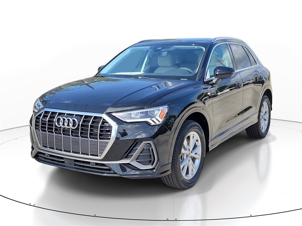 2025 Audi Q3 Premium Plus photo 2