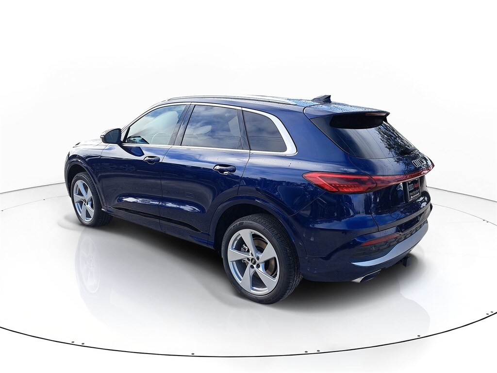 2025 Audi Q5 2.0T Premium Plus photo 3