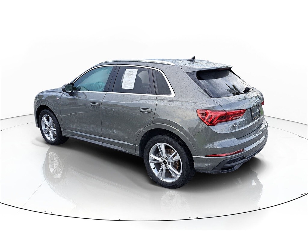 2024 Audi Q3 S line Premium Plus photo 3