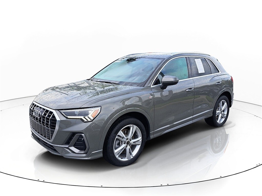 2024 Audi Q3 S line Premium Plus photo 2