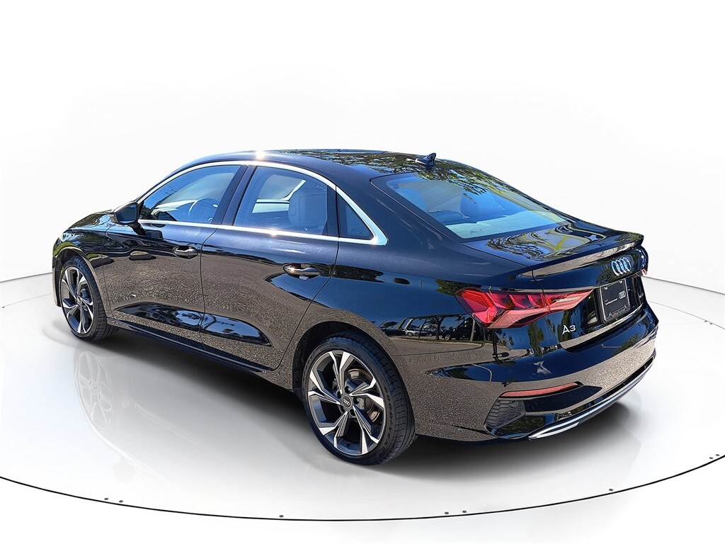 2022 Audi A3 40 Premium photo 3
