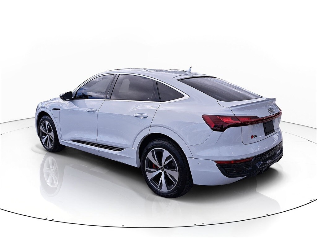 2024 Audi Q8 E-tron Premium Plus photo 3
