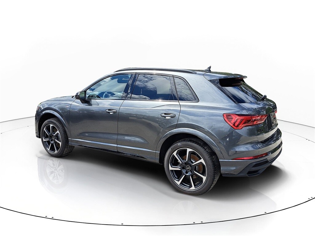 2025 Audi Q3 45 TFSI S line Premium Plus photo 3