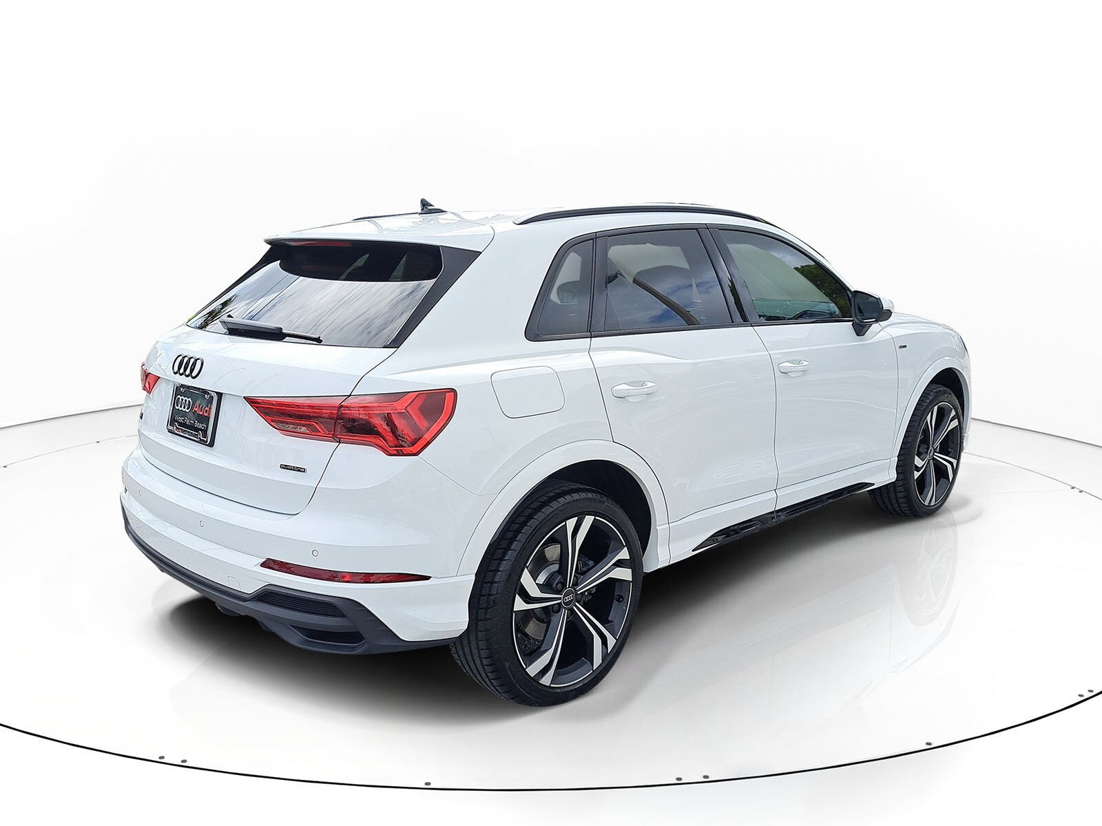 2024 Audi Q3 Premium Plus photo 3