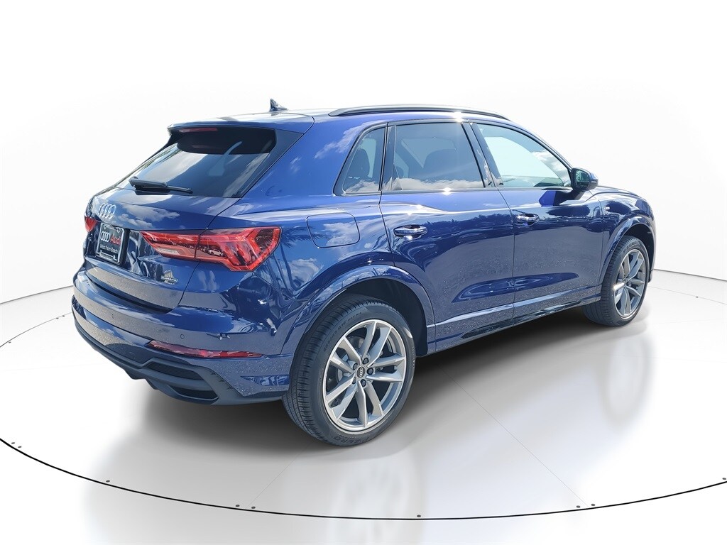 2025 Audi Q3 45 TFSI S line Premium photo 4