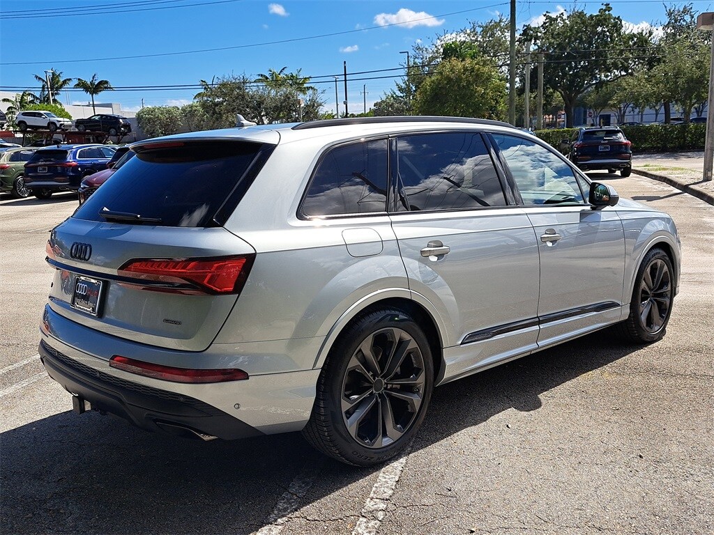 2026 Audi Q7 55 Premium Plus photo 4